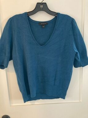 Ann Taylor Teal V-Neck Short Sleeve Knit Top